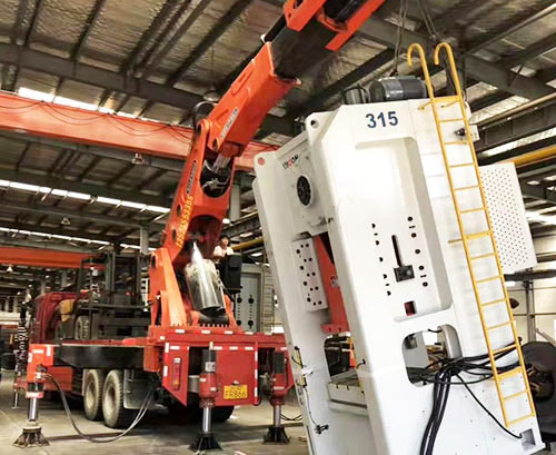 泉州泉港附近随车吊出租，轻松解决运输难题