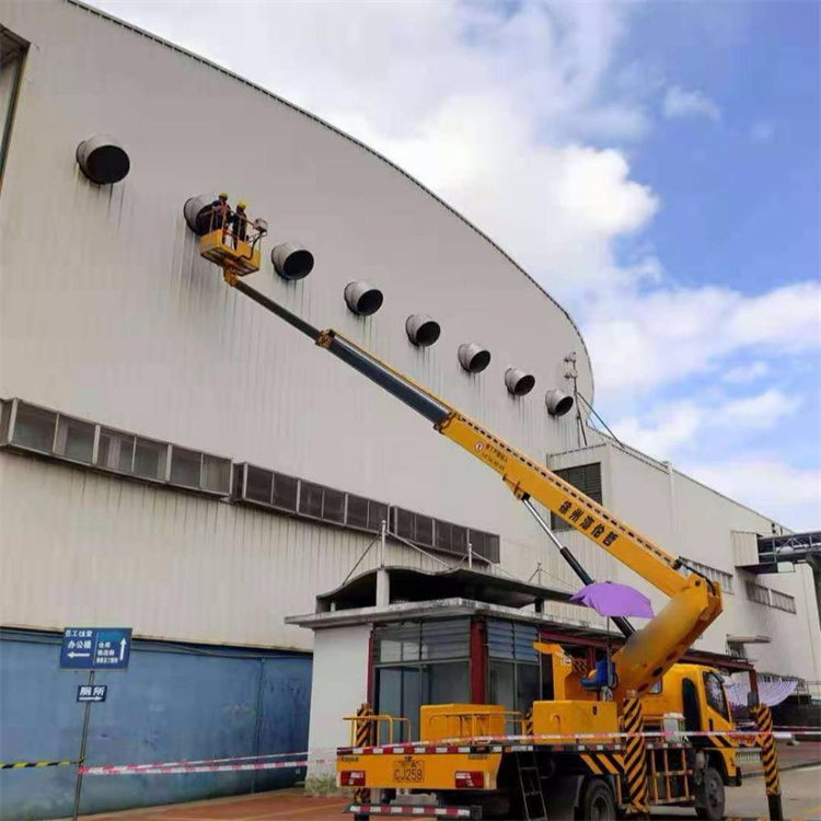 泉州泉港高空作业车出租服务：专业广告牌安装解决方案