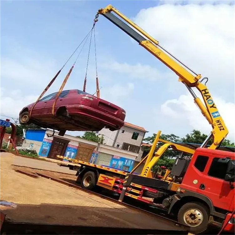 泉州泉港吊车吊汽车的正确方法